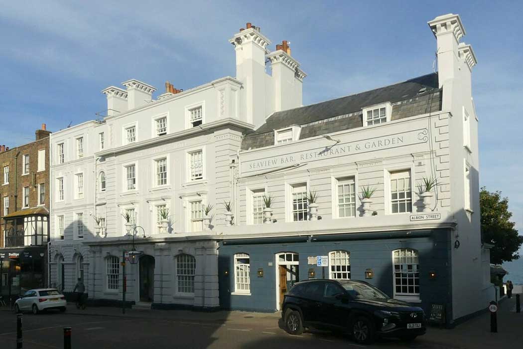 The Royal Albion Hotel is one of the oldest hotels in Broadstairs and it is said that Charles Dickens was a regular guest. (Photo: Alan Murray-Rust [CC BY-SA 2.0])