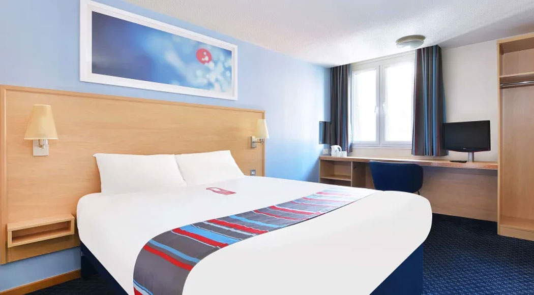 A standard room at the Travelodge Margate Westwood hotel. (Photo © Travelodge)
