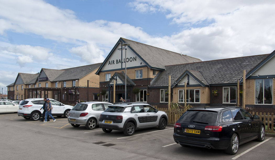 The Air Balloon is a pub/restaurant attached to the Premier Inn Blackpool Airport hotel. (Photo: Ian Greig [CC BY-SA 2.0])