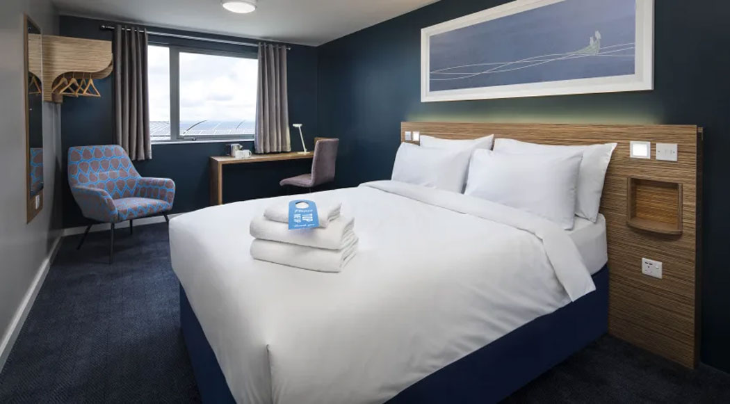 Rooms at the Travelodge Blackpool South Shore hotel feature Travelodge's new room design and, as such, it offers a higher standard of accommodation than the average Travelodge hotel. (Photo © Travelodge)