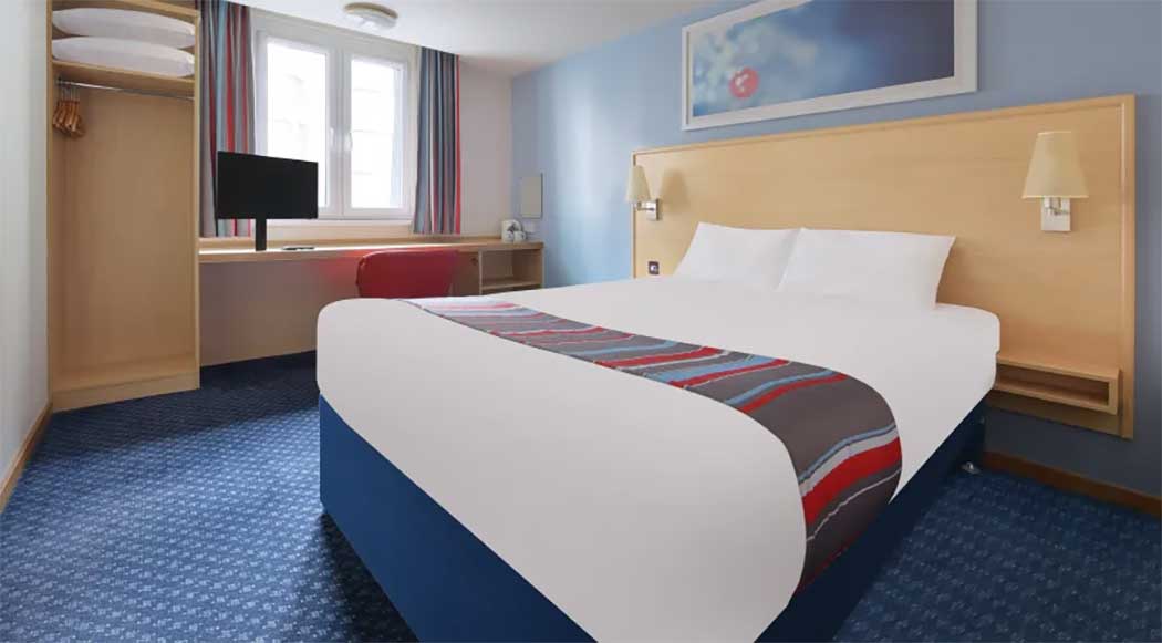 A standard double room at the Travelodge Sheffield Central hotel. (Photo © Travelodge)