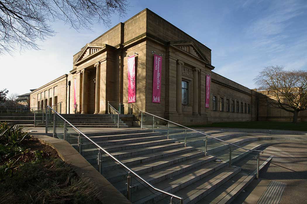 The main entrance to the Weston Park Museum in Sheffield (Photo: Adrian Richardson [CC BY-SA 3.0])