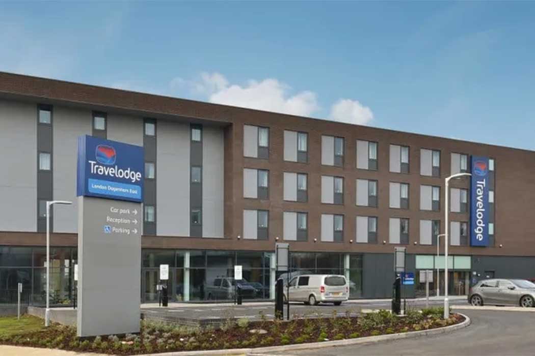 The Travelodge London Dagenham East is a good value accommodation option in Dagenham in East London. The hotel features Travelodge’s new room design and it is only a four-minute walk from a tube station; however, it is a long ride into Central London and you would probably be better off staying farther from Central London near a station with faster trains. (Photo © Travelodge)