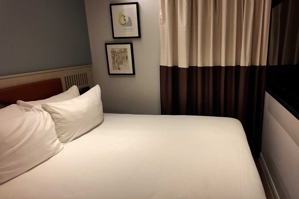 Rooms at Spark by Hilton London Romford hotel are compact but well designed. (Photo © 2025 Rover Media)
