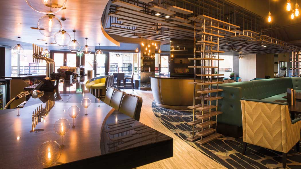 The hotel bar (Photo: IHG Hotels & Resorts)